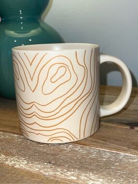 Cream Ceramic Mug with Brown Woodgrain Pattern
